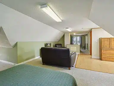 90bd9b694bbbe97f79e9ed5611632a70-cc_ft_384